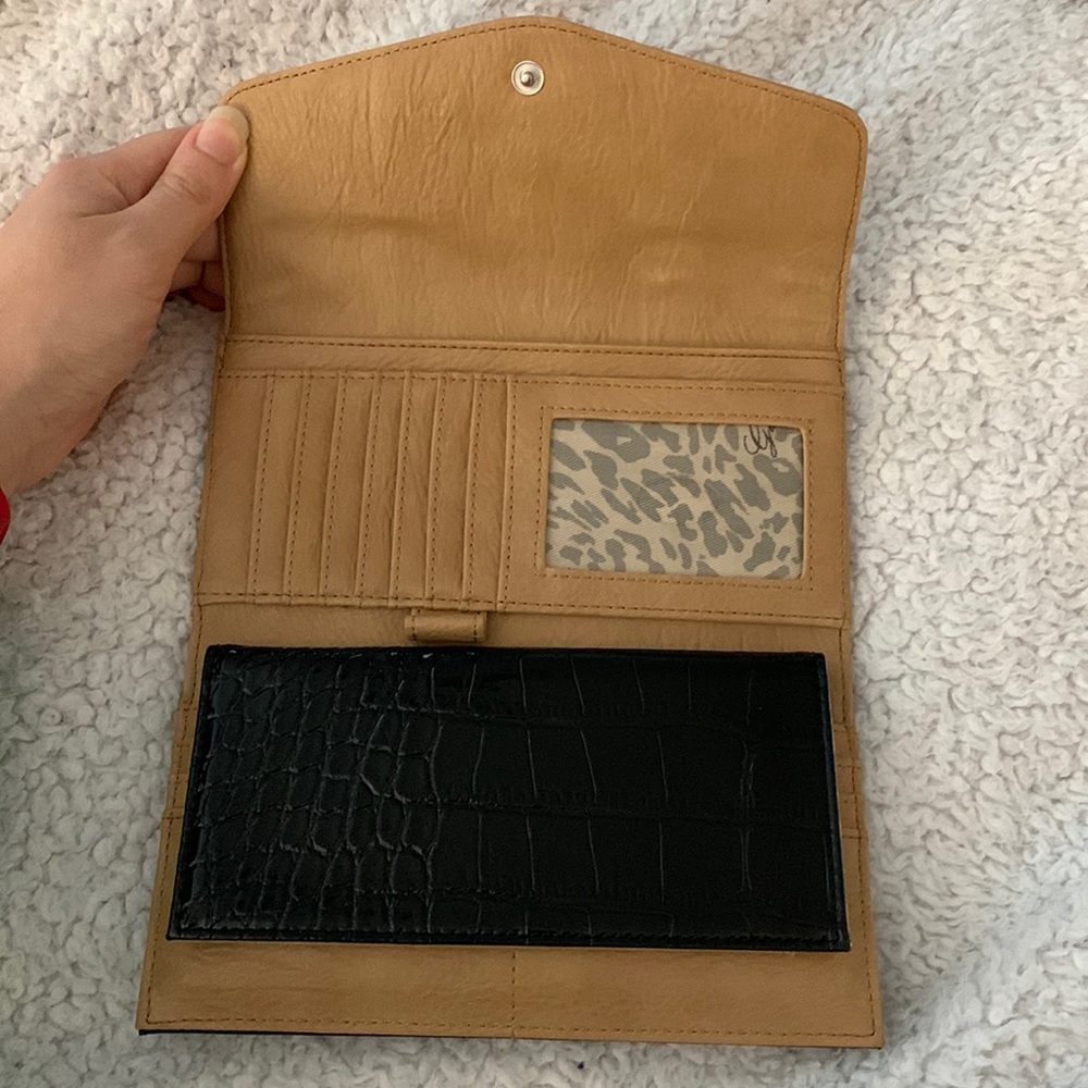 Guess Patent Snakeskin Wallet - Picture 14 of 17